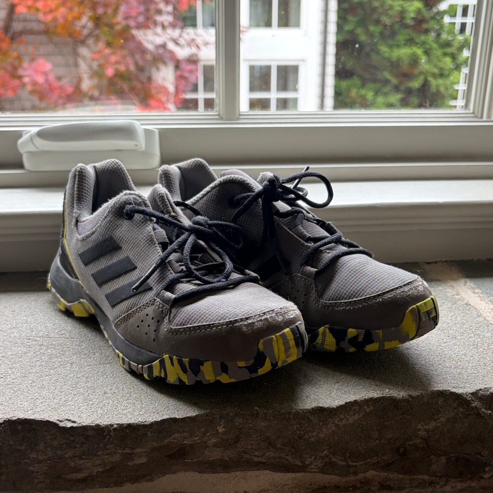Adidas Boys Athletic Shoes in Gray with Yellow Accents